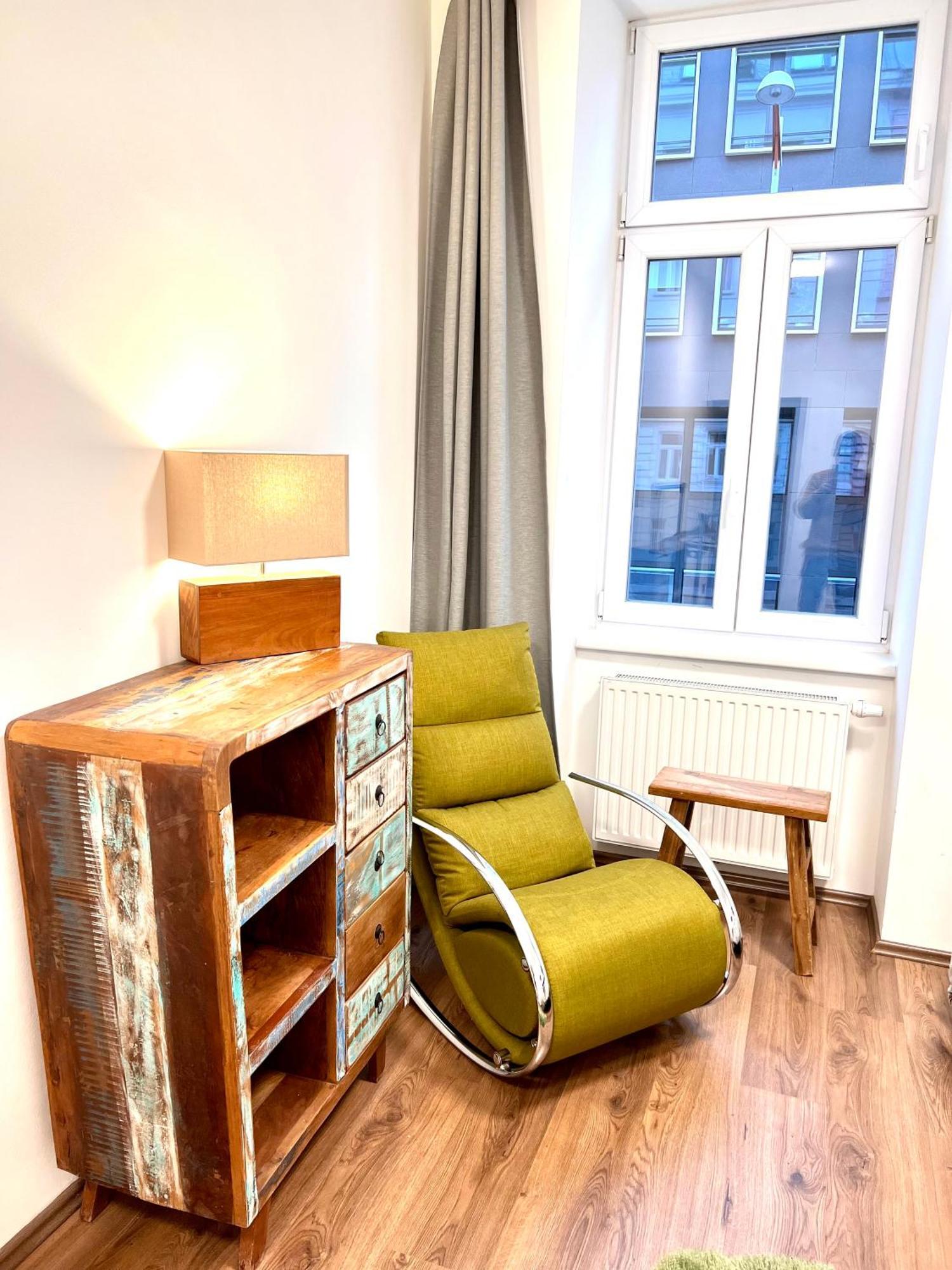 The Barts Apartments - Self Check-In Виена Екстериор снимка